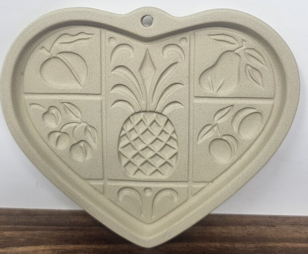 The Pampered Chef Vtg 2001 Hospitality Heart Pineapple Stoneware Cookie Mold NIB